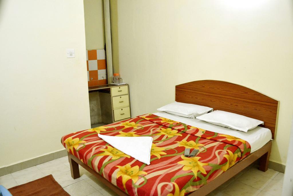 Galaxy Comforts Hotel Mysore Eksteriør billede