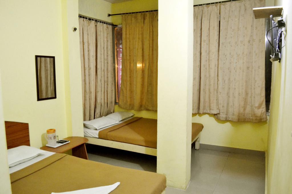 Galaxy Comforts Hotel Mysore Eksteriør billede