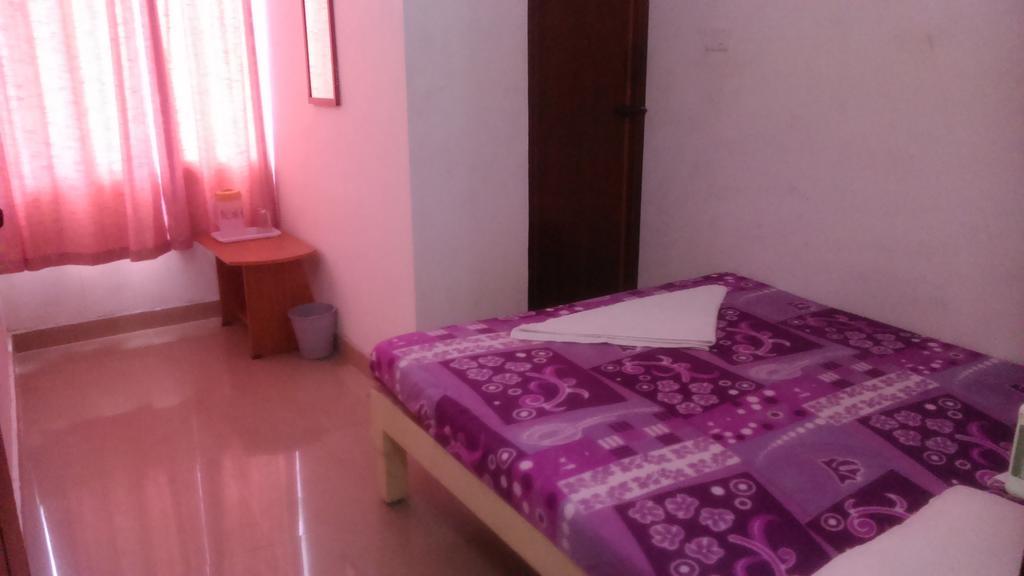 Galaxy Comforts Hotel Mysore Værelse billede