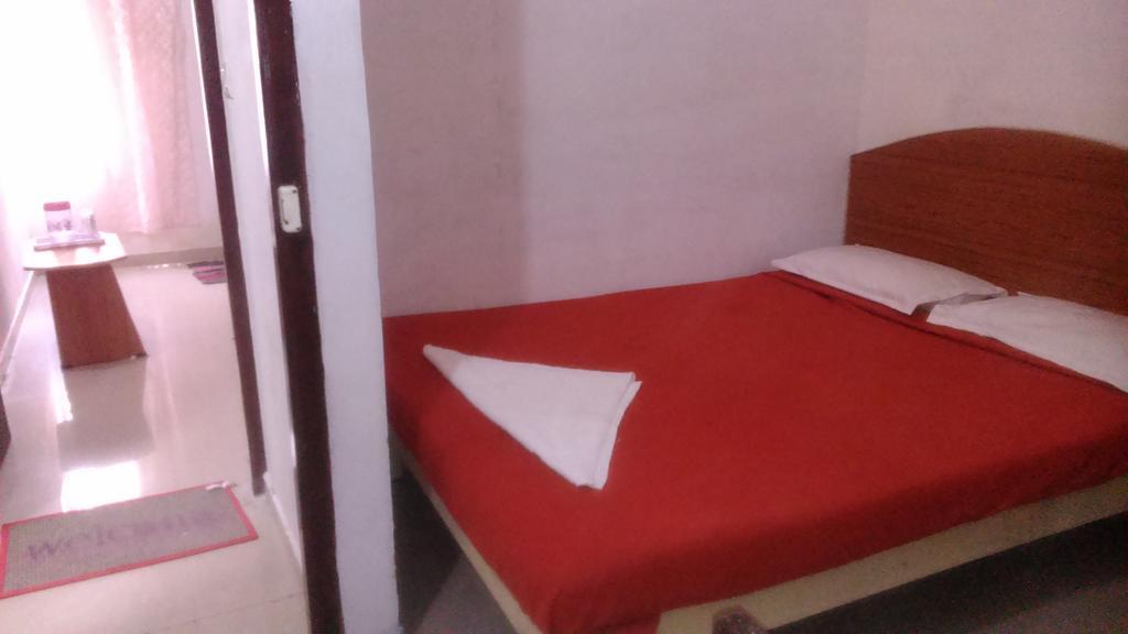 Galaxy Comforts Hotel Mysore Værelse billede